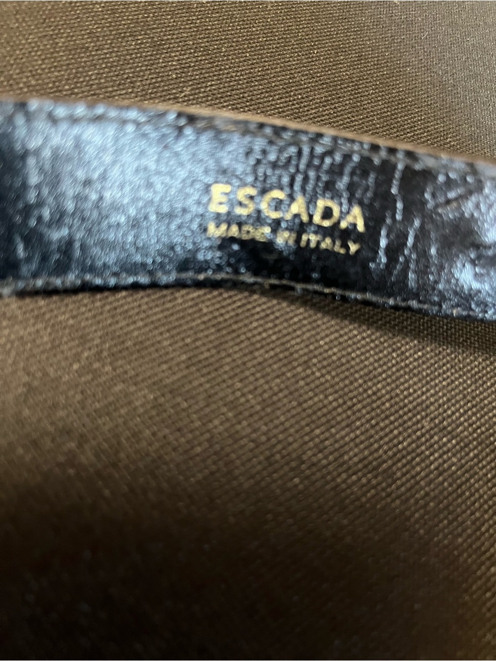 Vintage Escada Black Patent Leather Belt & Gold Infinity Logo Buckle size EU34 - Picture 2 of 6